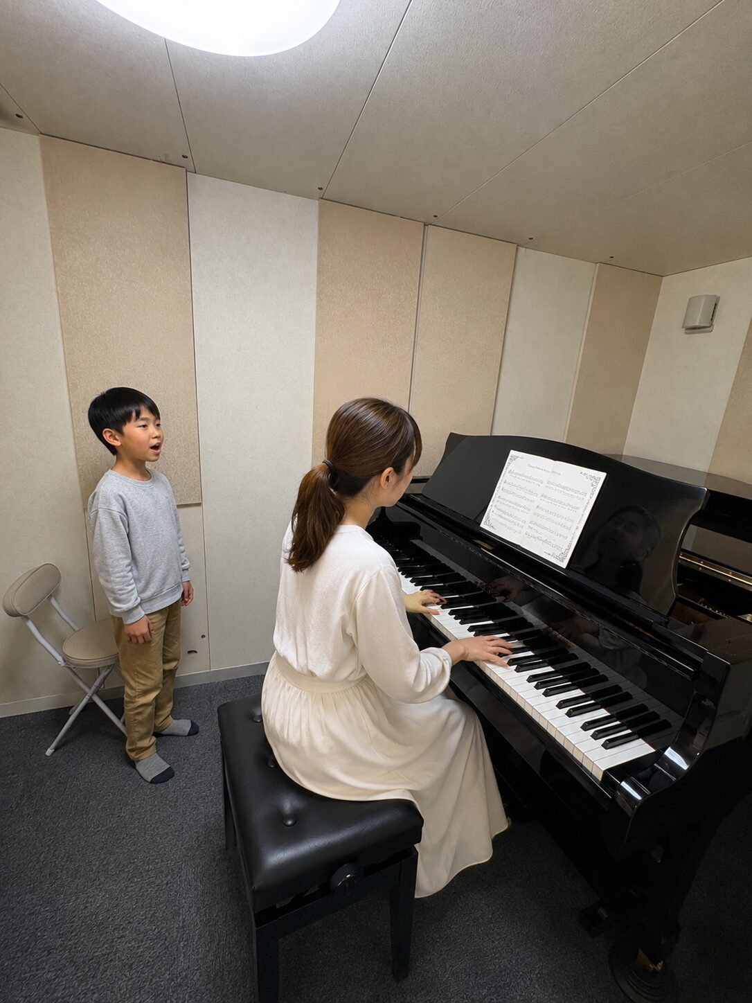 津田沼の音楽教室のボーカルレッスンの様子